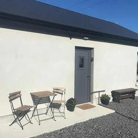 New Studio Near Lahinch, Doolin & Cliffs Of Moher Apartment *